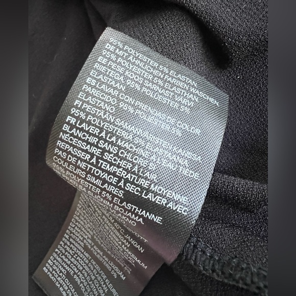 ✨NWOT✨ H&M Long-sleeved Asymmetric Neckline Jersey Top Size L - Picture 10 of 10